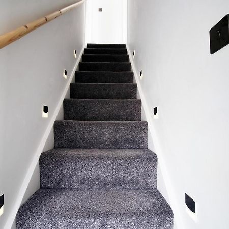 New 2 Bed Comfort - Functional - Secure - Private 卡迪夫 外观 照片